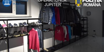 Magazin clandestin descoperit în Oradea: produse suspecte de a fi contrafăcute, ridicate de polițiști