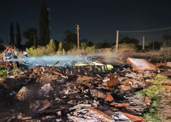 5 tone de deșeuri în flăcări la Sibiu