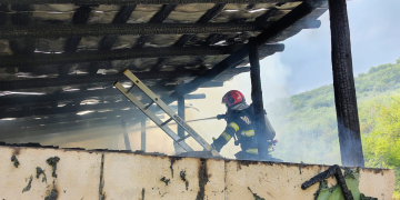 2 tone de porumb mistuite de un incendiu în Bistrița-Năsăud