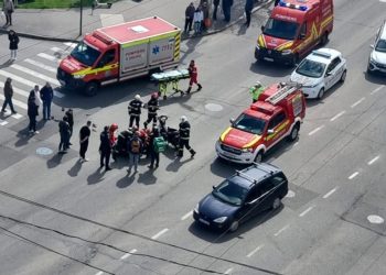Coliziune între un autoturism și o motocicletă. Intervenție a echipajelor ISU
