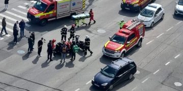 Coliziune între un autoturism și o motocicletă. Intervenție a echipajelor ISU