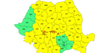 Avertizări succesive de vreme rea. Rafale de până la 130 km/h și vizibilitate sub 50 de metri în zonele montane