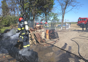 Pompierii sătmăreni intervin în Dara. Incendiu cu pericol de extindere