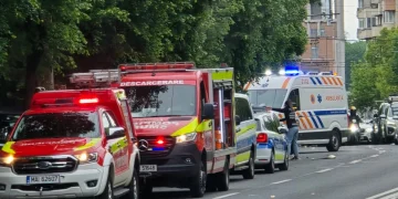 Accident pe strada Nicolae Titulescu din Cluj-Napoca. O femeie a fost extrasă din mașină