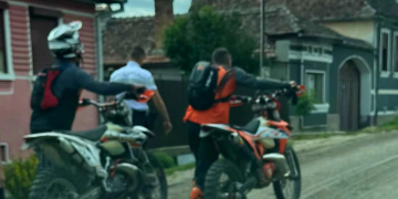 motocicliști