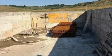 Polițiștii au descins în percheziții. Furt de pe șantierul căii ferate Cluj-Oradea