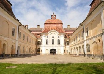 A gernyeszegi Teleki-kastély 4,6 millió eurós felújítás után újra megnyitja kapuit
