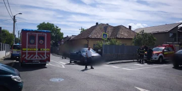 SMURD și pompierii au intervenit la un accident pe strada Jiului din Cluj-Napoca