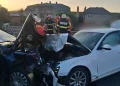 Accident grav pe DN1C la Iclod. Două persoane încarcerate, elicopter SMURD alertat