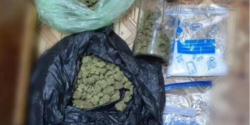 Droguri de mare risc și peste 600 de grame de canabis, descoperite în Cluj. Un bărbat a fost arestat
