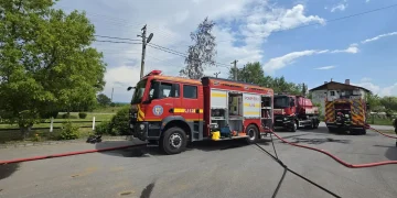 Accident feroviar în localitatea Sărmașel-Gară. Tren implicat într-o coliziune cu un autoturism