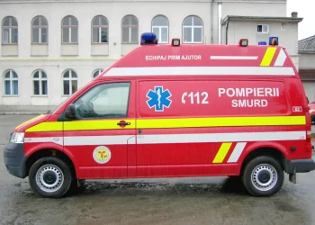 Accident grav pe DN1C la Iclod. Două persoane încarcerate, elicopter SMURD alertat
