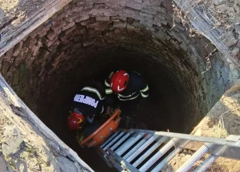 Bărbat căzut într-o fântână în Bihor. Pompierii l-au scos de la cinci metri adâncime