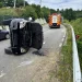 Accident lângă Mănăstirea Strâmba, Bistrița-Năsăud. Mașină răsturnată, o persoană la spital