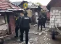 VIDEO Furt de radiatoare în Codlea. Suspecți reținuți după percheziții de amploare