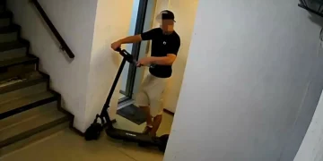 Brașov | Doi bărbați reținuți de polițiști pentru tâlhărie și agresiune sexuală