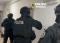 Doi bărbați din București, arestați preventiv după un furt de 30.000 de lei din locuința unui bătrân din Brașov