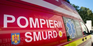 Accident în Târgu Mureș. Un autoturism electric și o autoutilitară s-au ciocnit, iar alte două mașini au fost avariate