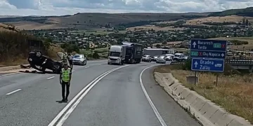 Accident pe centura Vâlcele-Apahida: Un șofer a ajuns la spital după ce mașina sa s-a răsturnat pe carosabil