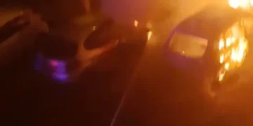 VIDEO Mașini incendiate și distruse într-o parcare din Oradea