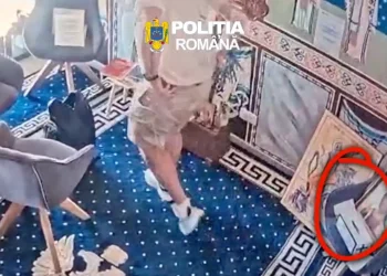 VIDEO | Domnul a dat, el a luat. Furt din cutia milei surprins de cei de la Aeroportul Brașov-Ghimbav