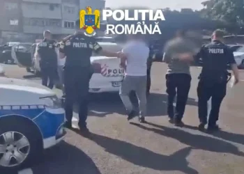 S-au luat la bătaie. Alcoolul și conflictele mai vechi au dat pe afară la Tureni