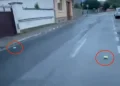 Revoltă pe strada Mihai Eminescu din Râșnov. Localnicii sătui de gunoaiele aruncate aproape zilnic pe jos
