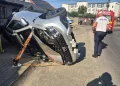 Mașină răsturnată pe strada Decebal din Sebeș. O persoană primește îngrijiri medicale