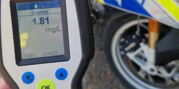 Biciclist beat turtă pe strada Victoriei din Baia Mare. A fost oprit la timp de polițiști