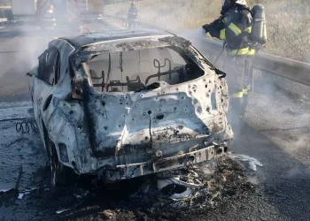 Accident urmat de incendiu pe autostrada A1, în apropiere de Săliște