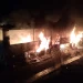 Autobuz distrus complet de flăcări lângă Cluj-Napoca. 2 persoane au reușit să se salveze