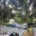 FOTO/VIDEO | Sibiu după furtună. Acoperiș prăbușit peste mai multe mașini