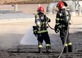 Incendiu la o hală de producție piese auto din Oradea. Se intervine cu 11 autospeciale