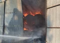 SĂLAJ | Depozit de fân în flăcări. Sute de oi evacuate din calea focului