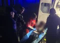 VIDEO Caz ciudat pentru jandarmii bistrițeni. Femeie găsită rănită în scara unei clădiri, a fugit la vederea echipajului