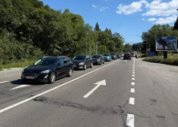 Trafic îngreunat pe DN1, din Brașov spre București. Coloanele încep din Predeal