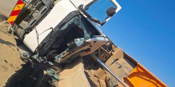 Camion încărcat cu pământ, răsturnat pe DN7, la intrarea în Boița, Sibiu