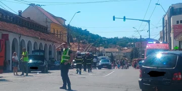 Planul Roșu de intervenție în Mediaș! Accident între un mijloc de transport în comun și mai multe mașini