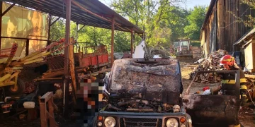 Mașină în flăcări. Incendiul a fost stins rapid de pompierii din Mureș