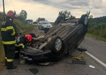 Mașină răsturnată lângă Aiud, între Feleud și Măgina