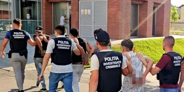 Din 7 au rămas 3. Reținuți după scandalul de ieri, 25 august, din Brașov. Au sărit la 2 polițiști aflați în patrulare