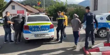 Tineri reținuți de polițiștii din Săcele după un furt dintr-o societate comercială