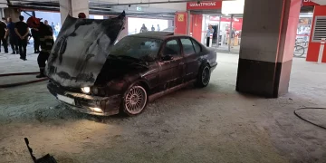 Incendiu auto într-o parcare subterană de pe strada Vaida Voievod din Cluj-Napoca