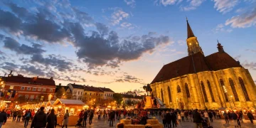 „Zestrea” își deschide căsuțele în Piața Unirii | 11 zile dedicate tradițiilor și meșteșugurilor