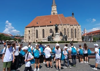 Aproape 1.000 de tineri români din diaspora, tururi ghidate gratuite prin Cluj-Napoca