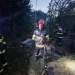 Cățel salvat de pompieri dintr-o fântână adâncă de 7 metri, în Sânlazăr, Bihor