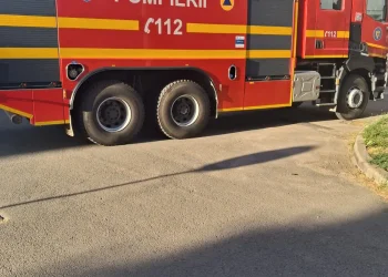 Copil blocat într-o mașină în Sighișoara. Intervenție pe strada Gării
