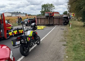 Accident rutier grav pe DN15 în localitatea Gornești. Două mașini implicate și posibile victime încarcerate