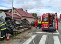 Microbuz răsturnat pe centura Bistriței. 6 persoane au fost transportate la spital