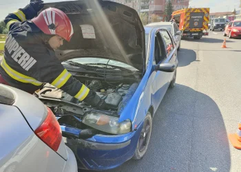 3 mașini implicate într-un accident în zona Carolina Mall, Alba Iulia